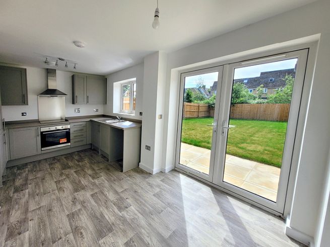 Similar interior to plot 16